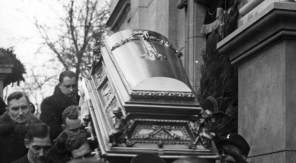  Pogrzeb byłego ministra przemysłu i handlu Stefana Przanowskiego w Warszawie 21.02.1938 r.  