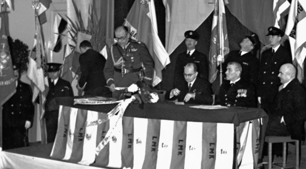  Uroczyste posiedzenie Rady Naczelnej Ligi Morskiej i Kolonialnej w Warszawie z okazji XX - lecia organizacji 27.12.1938 r.  
