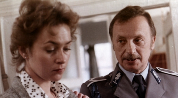  Anna Frankowska-Teter i Wojciech Pokora w filmie Sylwestra Szyszki "Koniec sezonu na lody" z 1987 roku.  