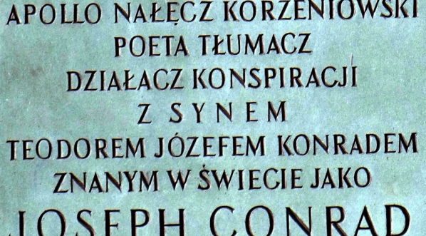  Tablica pamiątkowa w Warszawie na kamiennicy przy ul. Nowy Świat 47.  