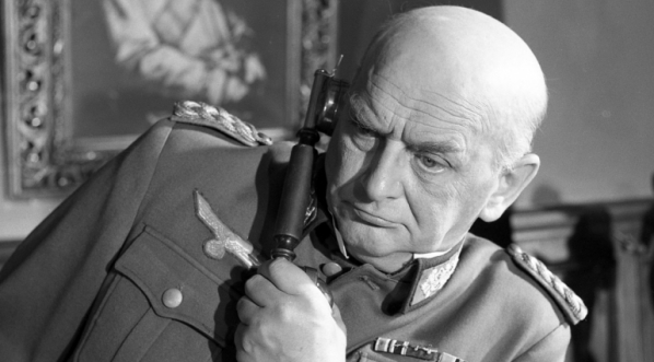  Artur Młodnicki w roli niemieckiego oficera w serialu "Stawka większa niż życie" (odc. Zdrada) z 1968 r.  