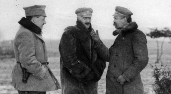  Józef Piłsudski z Ignacym Daszyńskim i Mariuszem Zaruskim.  