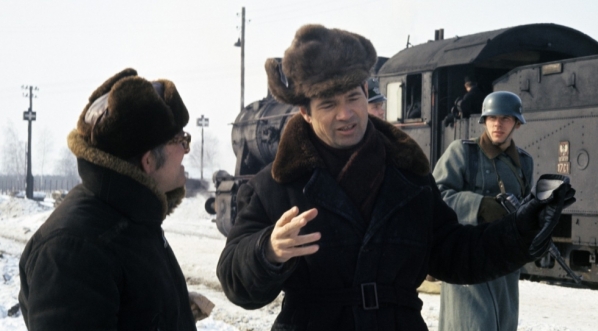  Reżyser Sylwester Chęciński i operator Witold Sobociński podczas realizacji filmu "Legenda" w 1970 r.  