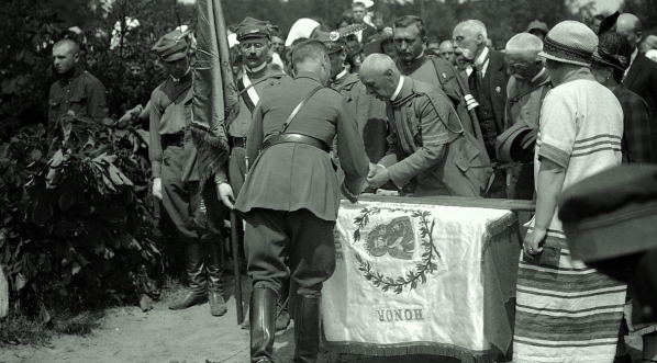  Dziesięciolecie 1. Pułku Ułanów Krechowieckich w Augustowie w 1925 r.  