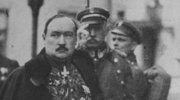  Złożenie listów uwierzytelniających Naczelnikowi Państwa Józefowi Piłsudskiemu przez posła nadzwyczajnego i ministra pełnomocnego Francji w Polsce E. Pralona 2.04.1919 r.  