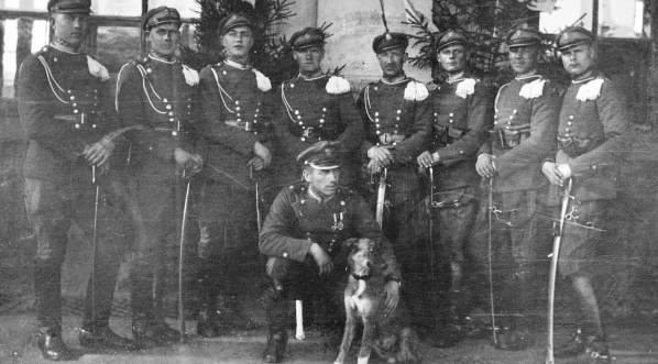  Żołnierze Szwadronu Przybocznego Naczelnika Państwa podczas pobytu w Wilnie w kwietniu 1922 r.  