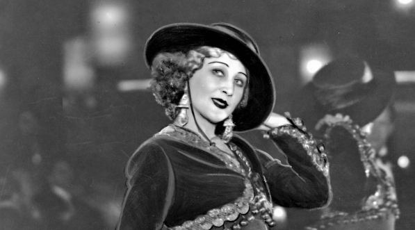  Nina Grudzińska w kostiumie "Hiszpanki" na balu kostiumowym Syndykatu Dziennikarzy w Warszawie 19.02.1933 r.  