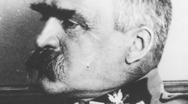  Józef Piłsudski, marszałek Polski. Fotografia portretowa z profilu. (1926 - 1935 r.)  