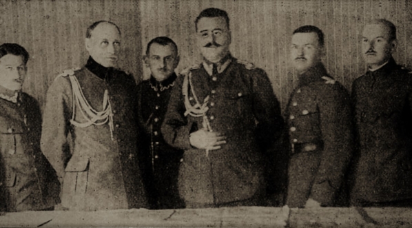  Sztab 1 Dywizji Litewsko-Białoruskiej z gen. Wacławem Iwaszkiewiczem-Rudoszańskim, 1919 r.  