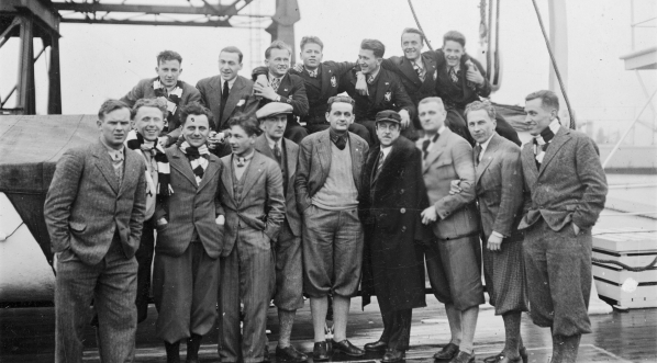  Reprezentacja Polski na Zimowe Igrzyska Olimpijskie w Lake Placid na statku pasażerskim SS France w 1932 roku.  