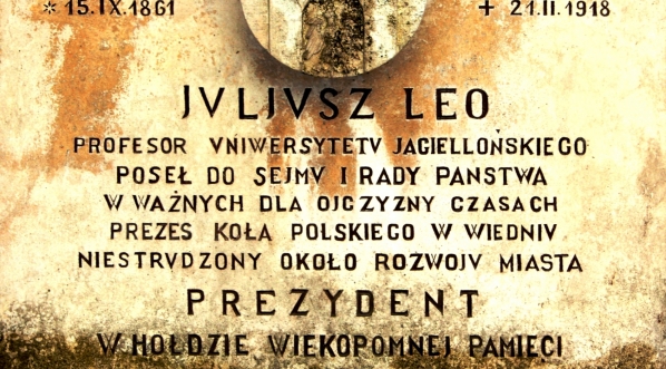  Tablica nagrobna Juliusza Leo na Cmentarzu Rakowickim w Krakowie.  