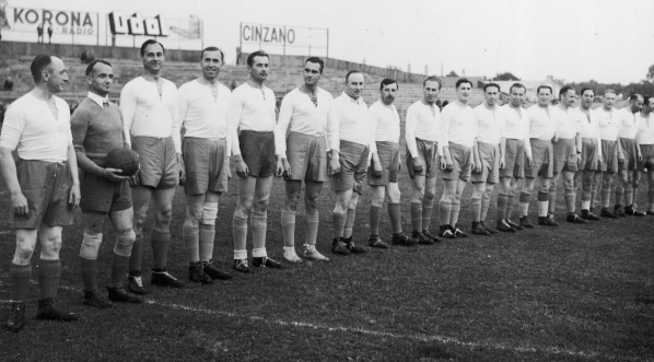 Wielka rewia asów sportu zorganizowana przez Związek Dziennikarzy Sportowych na rzecz Funduszu Obrony Narodowej Zdzisław Nowak w czerwcu 1939 r.  