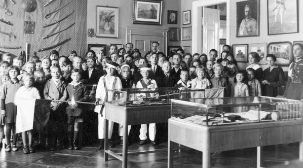 Dzieci polskie z Francji na koloniach letnich w Warszawie we wrześniu 1933 r.  