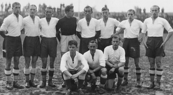  Drużyna piłkarska na letnich Igrzyskach Olimpijskich w Berlinie w 1936 r.  