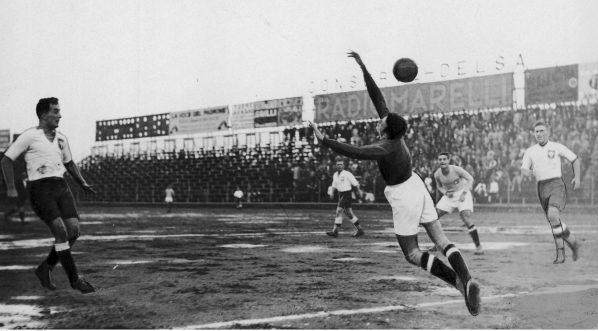  Mecz piłki nożnej Włochy - Polska w Neapolu 28.10.1932 r.  
