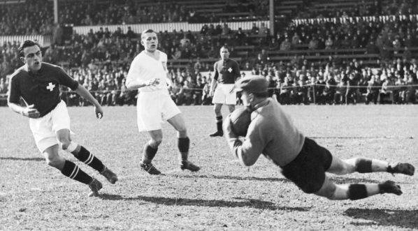  Mecz piłki nożnej Szwajcaria - Polska na stadionie Hardturm w Zurychu 13.03.1938 r.  