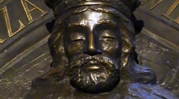  Wizerunek Bolesława Chrobrego z tablicy upamiętniającej tumbę grobową ufundowaną pierwszemu królowi Polski przez Kazimierza Wielkiego w XIV wieku.  