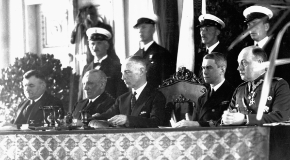  Prezydium V Walnego Zjazdu delegatów Ligi Morskiej i Kolonialnej 25.05.1935 r.  