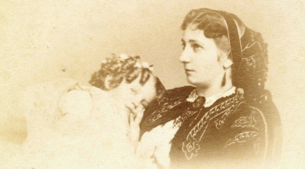  Portret Marii Kwileckiej z córką Jadwigą.  
