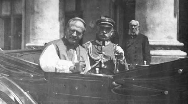  Składanie listów uwierzytelniających Naczelnikowi Państwa Józefowi Piłsudskiemu przez nuncjusza apostolskiego w Polsce Achillesa Ratti 19.07.1919 r.  
