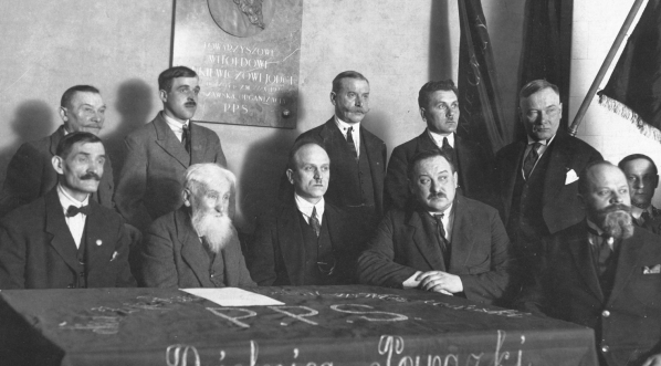  Odsłonięcie tablicy pamiątkowej ku czci działacza socjalistycznego Witolda Jodko-Narkiewicza 4.04.1925 r.  