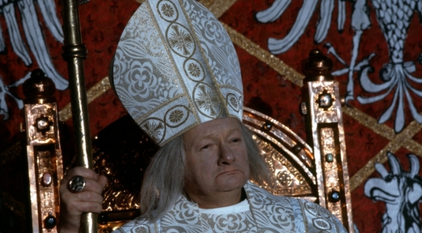  Tadeusz Fijewski w roli biskupa w filmie "Kazimierz Wielki" z 1975 r.  