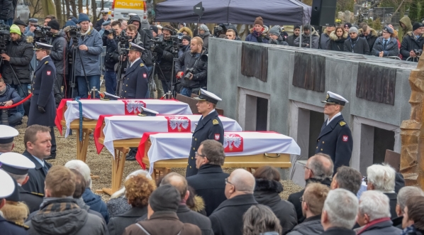  Pogrzeb Trzech Komandorów w Kwaterze Pamięci Cmentarza Marynarki Wojennej w Gdyni-Oksywiu, 16 grudnia 2017.  