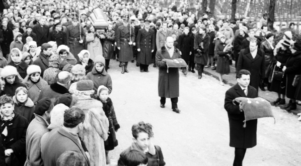  Uroczystości pogrzebowe Władysława Broniewskiego w Warszawie 14.02.1962 r.  