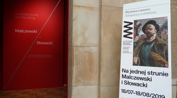  Afisz wystawy "Na jednej strunie: Malczewski i Słowacki" w Muzeum Narodowym w Warszawie.  