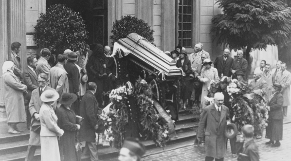  Pogrzeb artysty malarza Franciszka Siedleckiego na Cmentarzu Rakowickim w Krakowie we wrześniu 1934 r.  