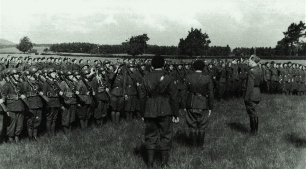  Wizytacja 1 Brygady Strzelców przez Władysława Sikorskiego w sierpniu 1940 r.  
