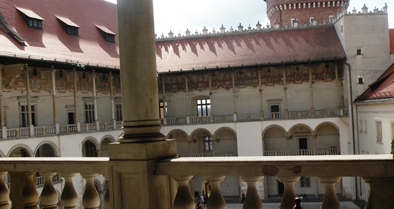 SPROWADZIŁ DO POLSKI RENESANS