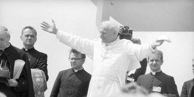 PIELGRZYM Z MAŁEGO MIASTA