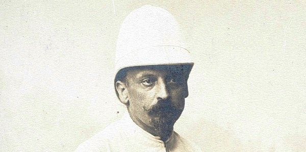 PISARZ POLUJĄCY NA GRUBEGO ZWIERZA