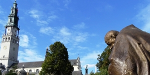 <%# $this->DataItem->marArticleFrom->title %