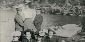 <%# $this->DataItem->marArticleFrom->title %