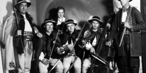 <%# $this->DataItem->marArticleFrom->title %