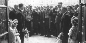 <%# $this->DataItem->marArticleFrom->title %