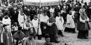 <%# $this->DataItem->marArticleFrom->title %