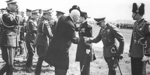 <%# $this->DataItem->marArticleFrom->title %