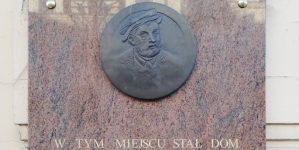 <%# $this->DataItem->marArticleFrom->title %