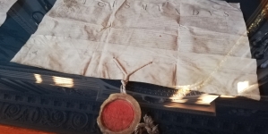 <%# $this->DataItem->marArticleFrom->title %