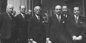 <%# $this->DataItem->marArticleFrom->title %