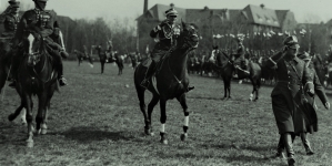 <%# $this->DataItem->marArticleFrom->title %