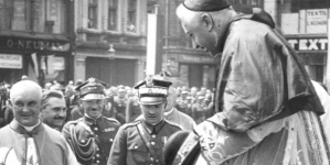 <%# $this->DataItem->marArticleFrom->title %