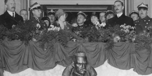 <%# $this->DataItem->marArticleFrom->title %