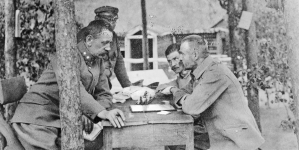 <%# $this->DataItem->marArticleFrom->title %