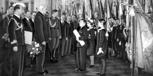 <%# $this->DataItem->marArticleFrom->title %