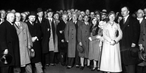 <%# $this->DataItem->marArticleFrom->title %