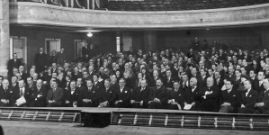 <%# $this->DataItem->marArticleFrom->title %